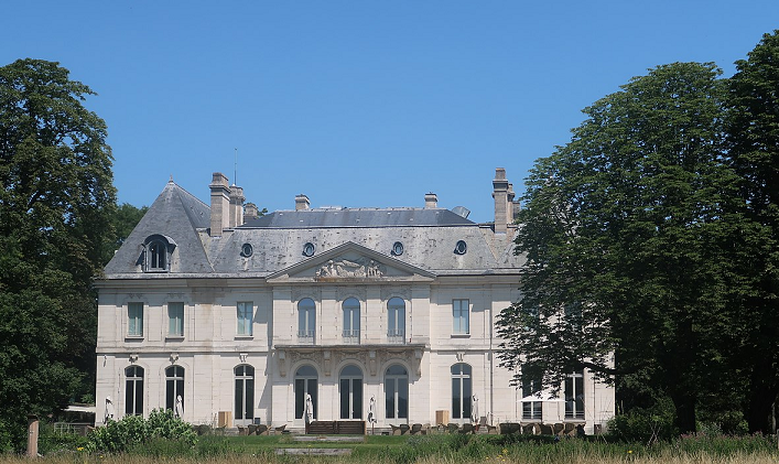 Chteau de Longchamp - dans le bois de Boulogne